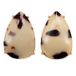 Teardrop-shaped earrings with a light tortoiseshell pattern on a gray background