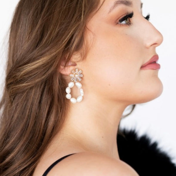 Pearl Charming Earrings